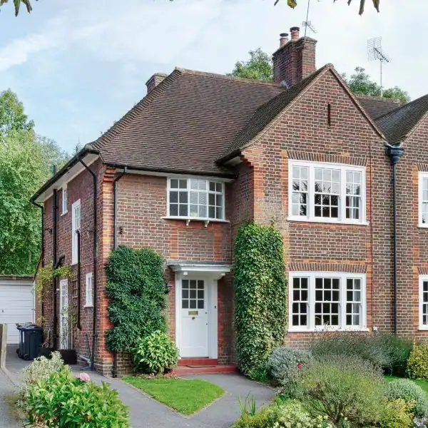 Scenarios 2 Image of UK family home - faulkners scenarios Walton-on-Thames